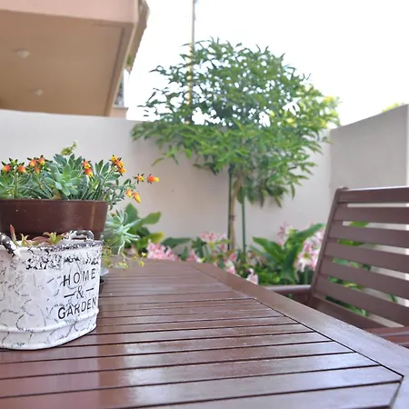 Corner House * Leptokaria