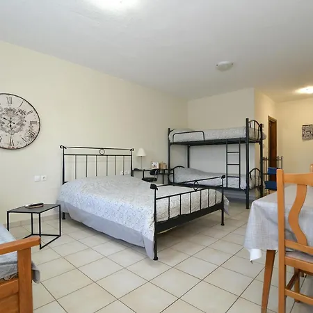 Corner House شقة ليبتوكاريا