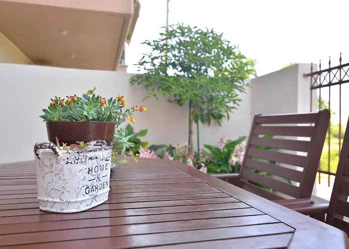 Corner House * Leptokaria