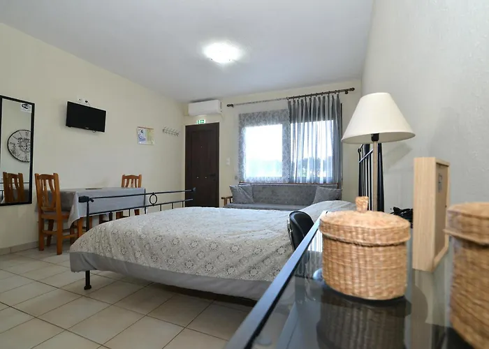 Corner House * Leptokaria